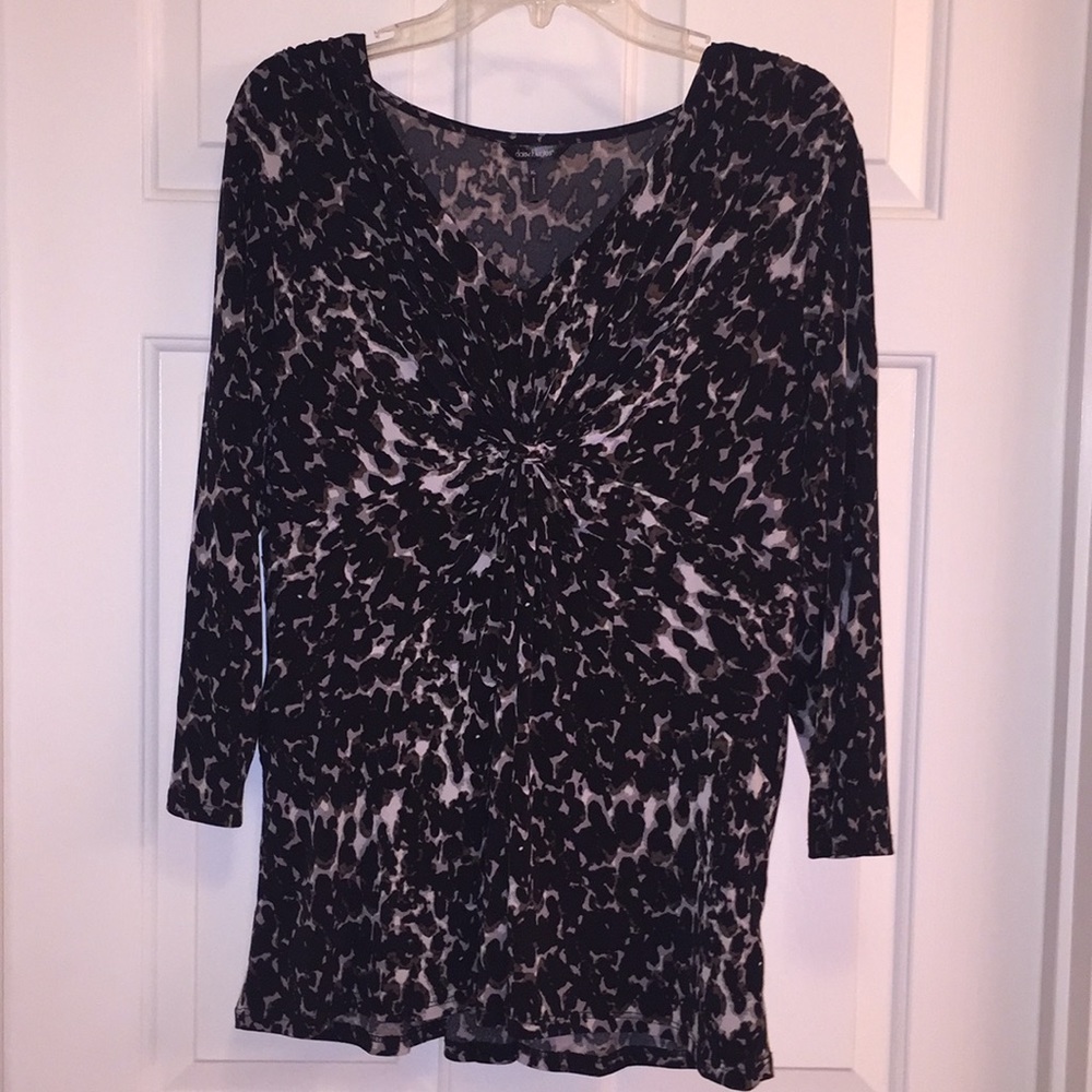 Daisy Fuentes leopard print blouse